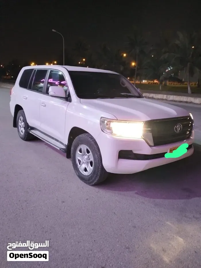 Toyota Land Cruiser 2017 photo 2