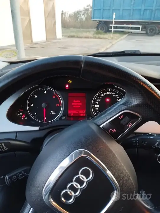 Audi A4 2009 photo 4