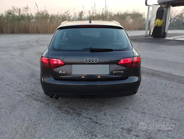 Audi A4 2009 photo 3
