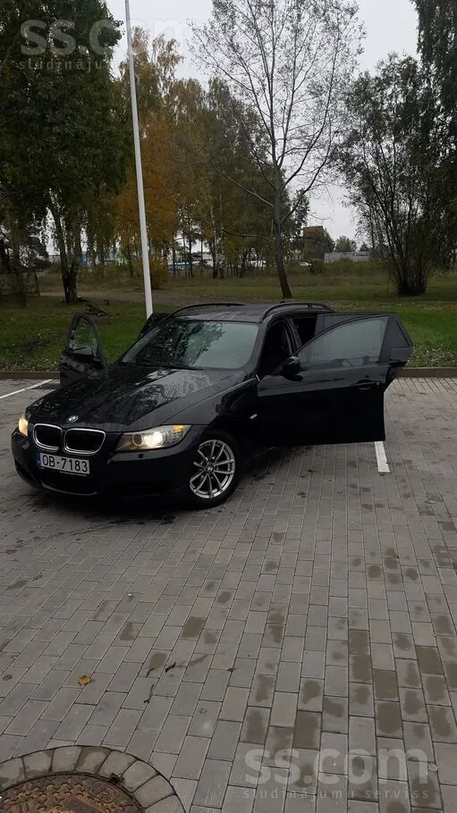 BMW E91 2009 photo 4