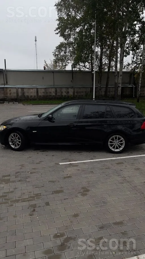 BMW E91 2009 photo 3