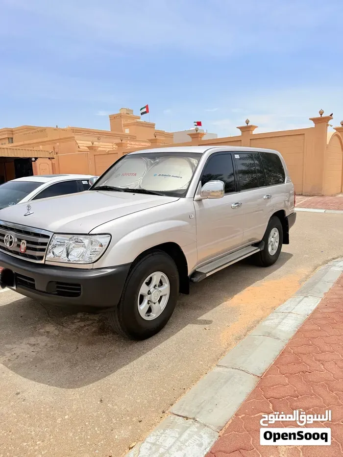 Toyota Land Cruiser 2004 photo 2