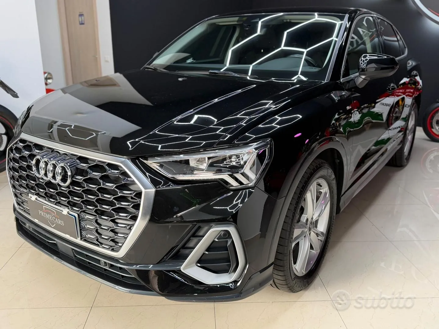 Audi Q3 2021 photo 2
