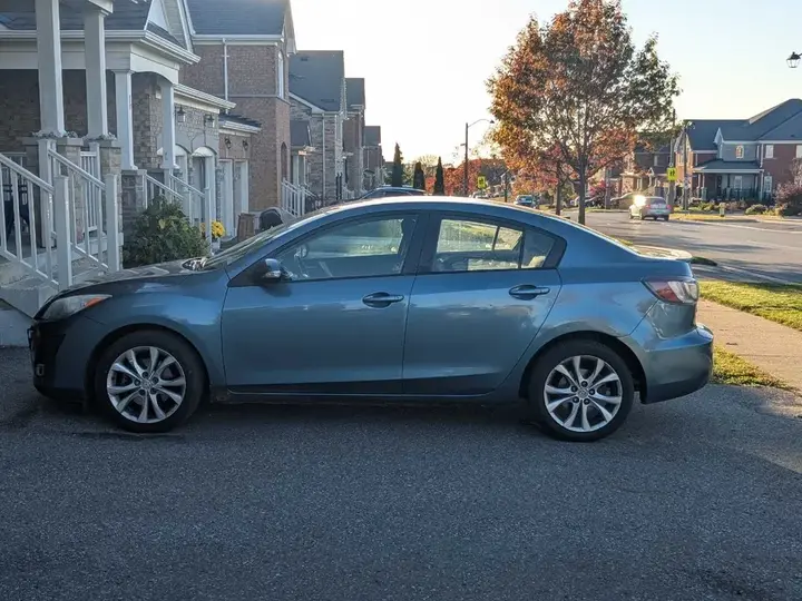 Mazda 3 2010 photo 2