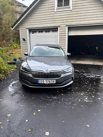 Skoda Superb 2023 photo 2
