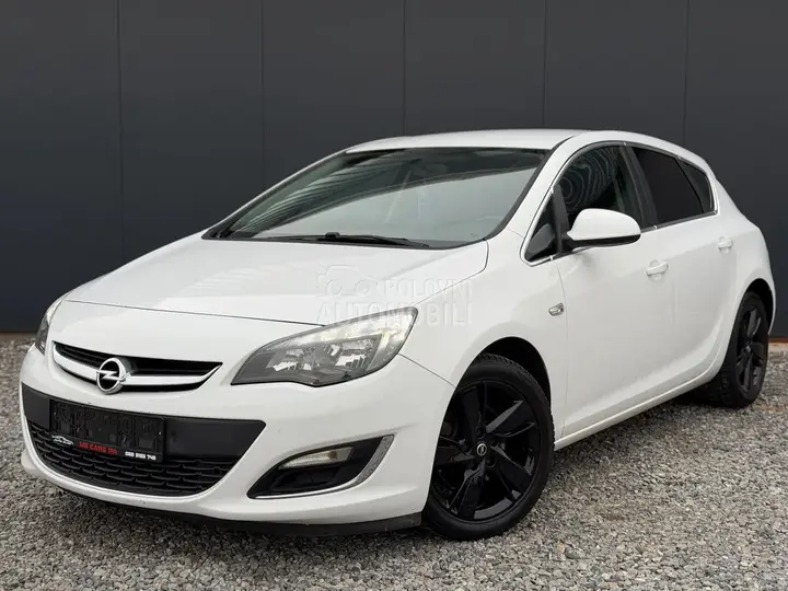 Opel Astra J 2013 photo 2