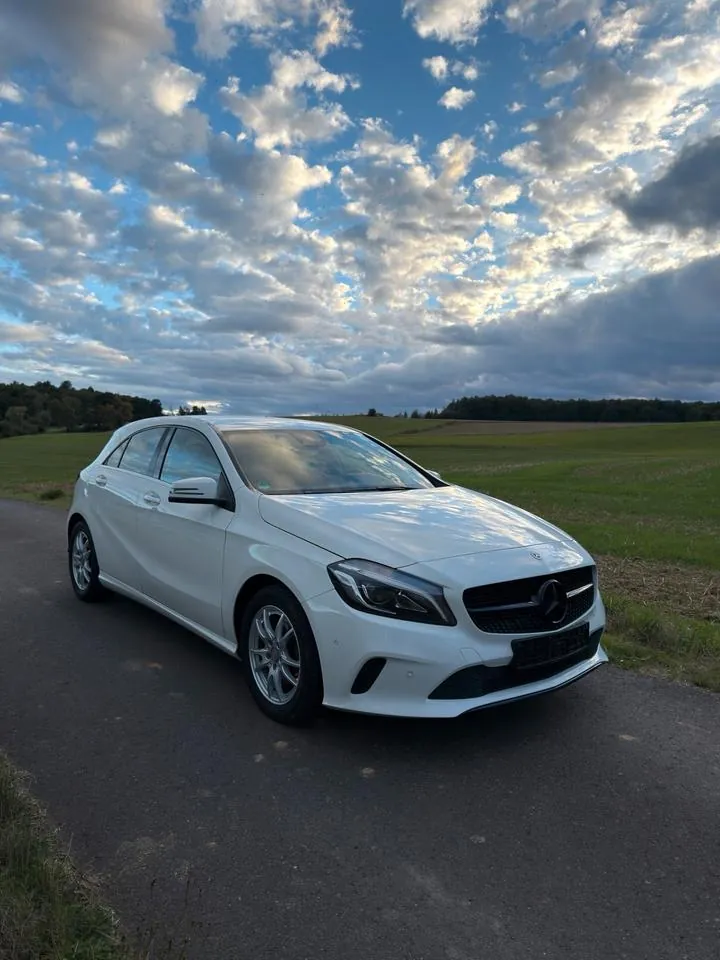 Mercedes-Benz A180