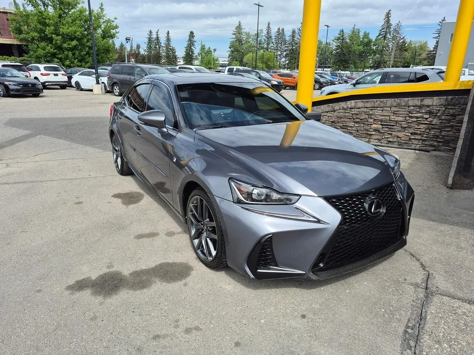Lexus Is 300 2017 photo 5