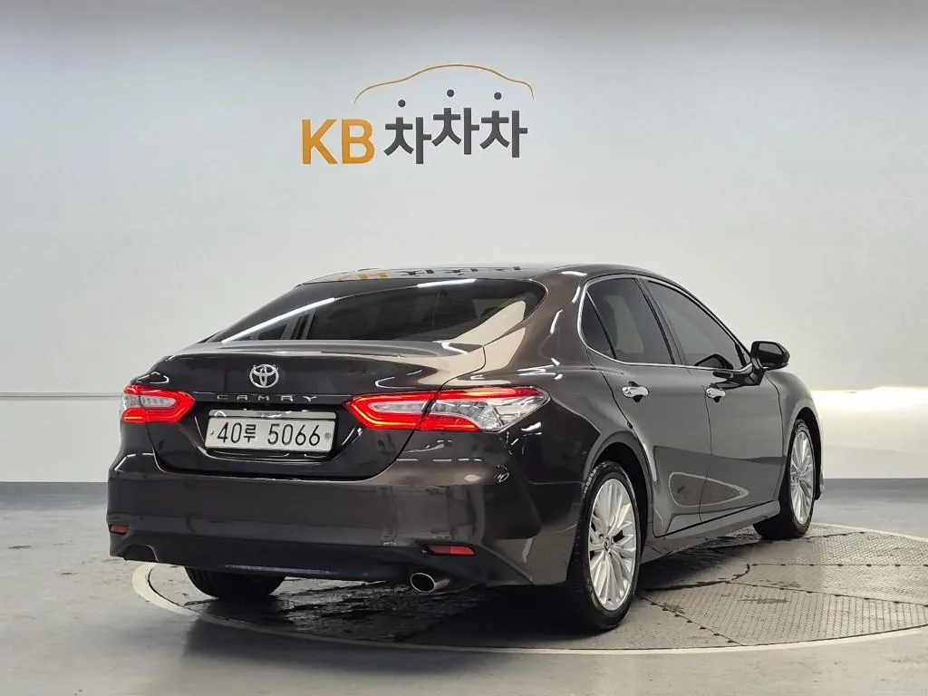 Toyota Camry 2019 photo 3