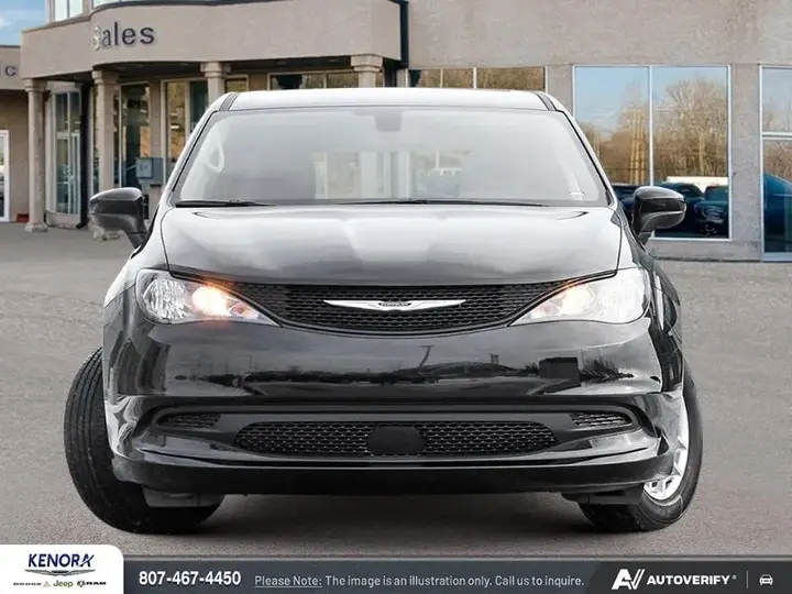 Chrysler Grand Caravan 2026 photo 2