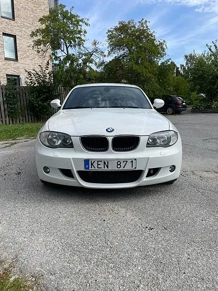 BMW 118D 2010 photo 3