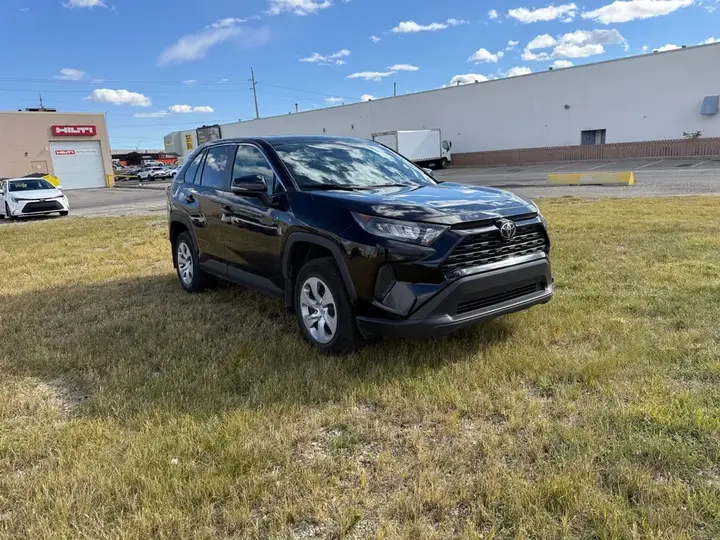 Toyota Rav4 2025 photo 5