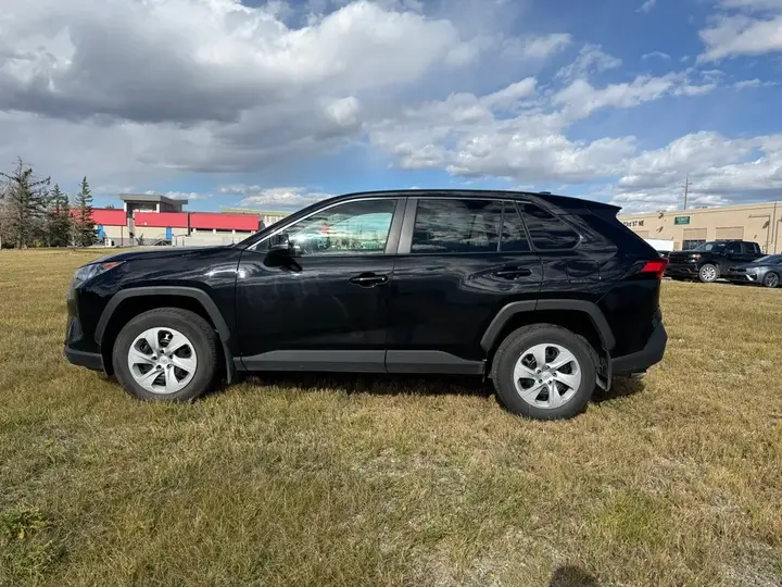 Toyota Rav4 2025 photo 3