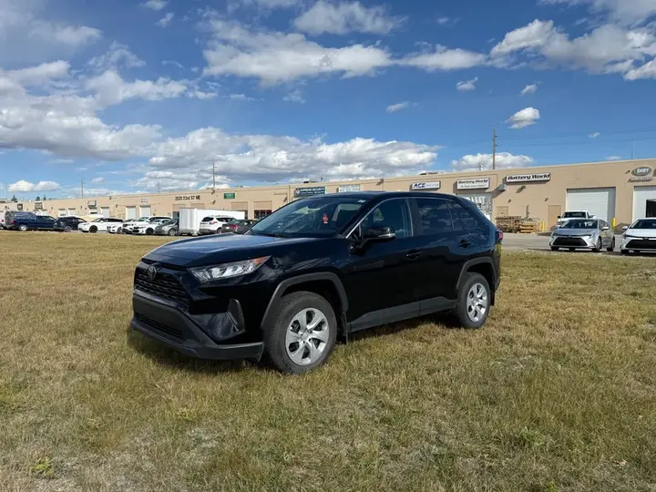 Toyota Rav4 2025 photo 2