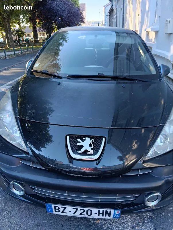 Peugeot 207 2008 photo 2