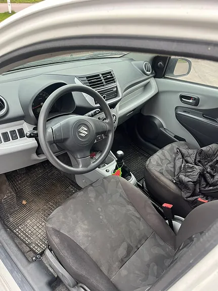 Suzuki Alto 2011 photo 5