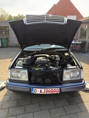 Mercedes-Benz E200