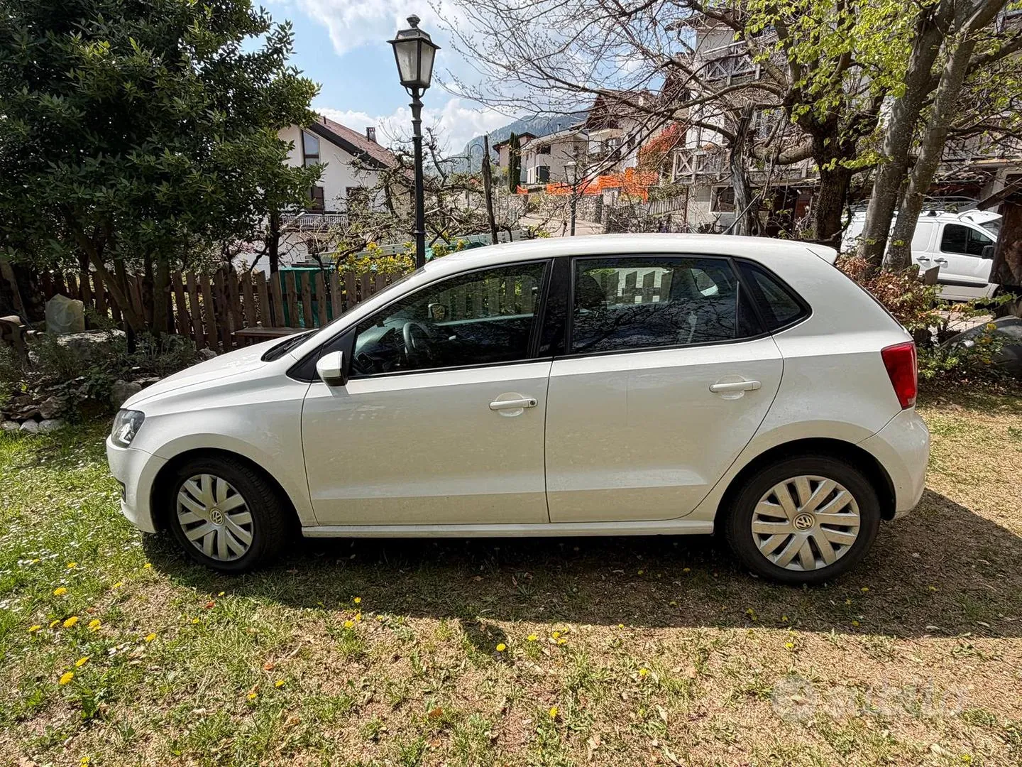 Volkswagen Polo 2011 photo 2