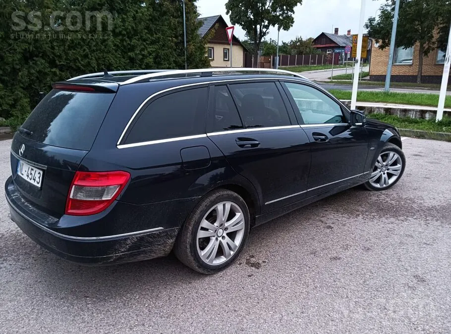 Mercedes-Benz C250 2010 photo 4