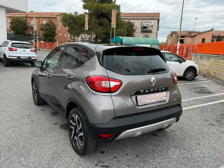 Renault Captur 2016 photo 2