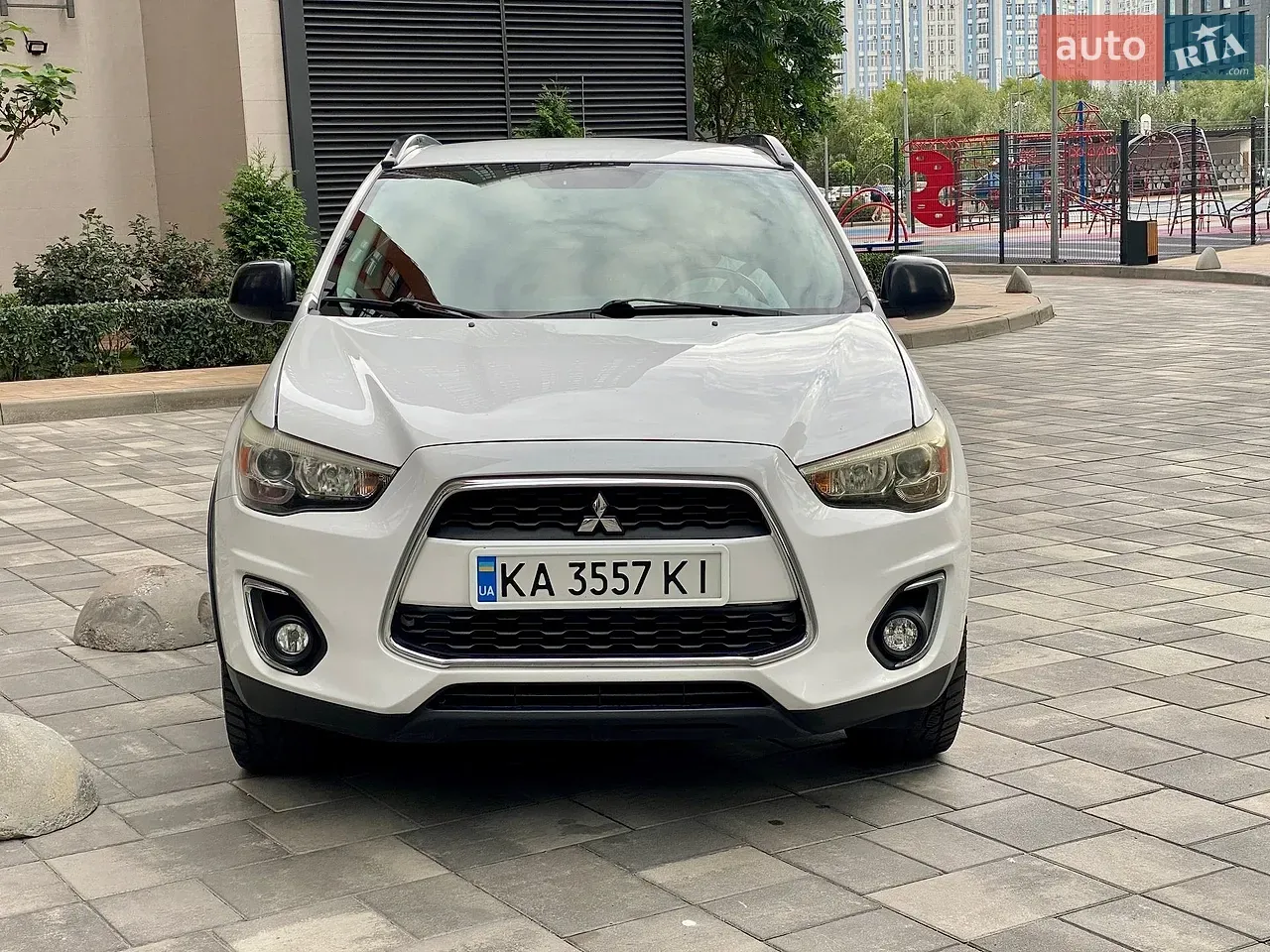 Mitsubishi Outlander 2013 photo 3