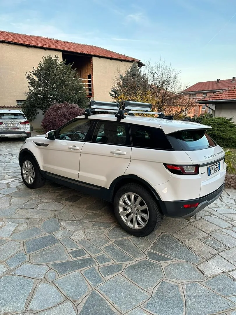 Land Rover Evoque 2018 photo 2