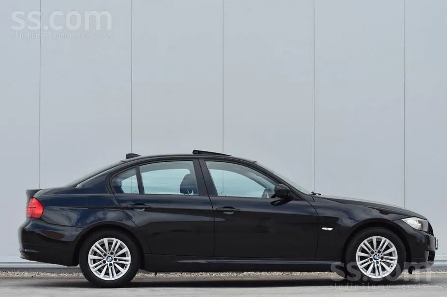 BMW 320 2010 photo 5