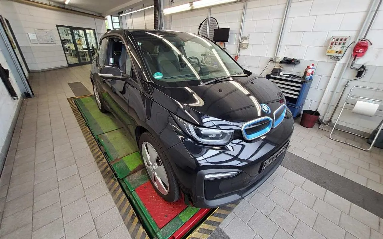 BMW I3