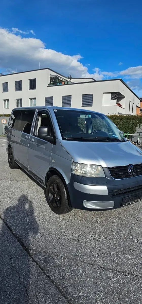 Volkswagen T5 2005 photo 3