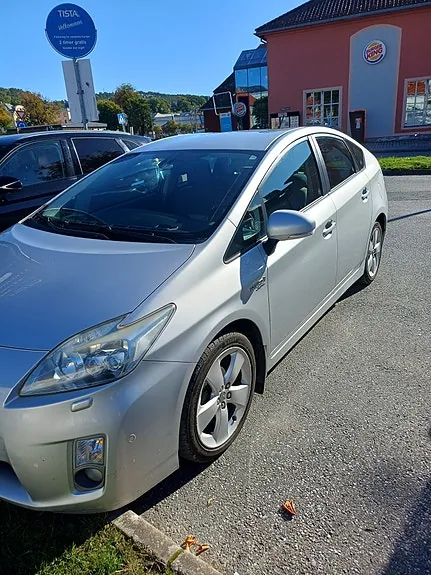 Toyota Prius 2011 photo 2