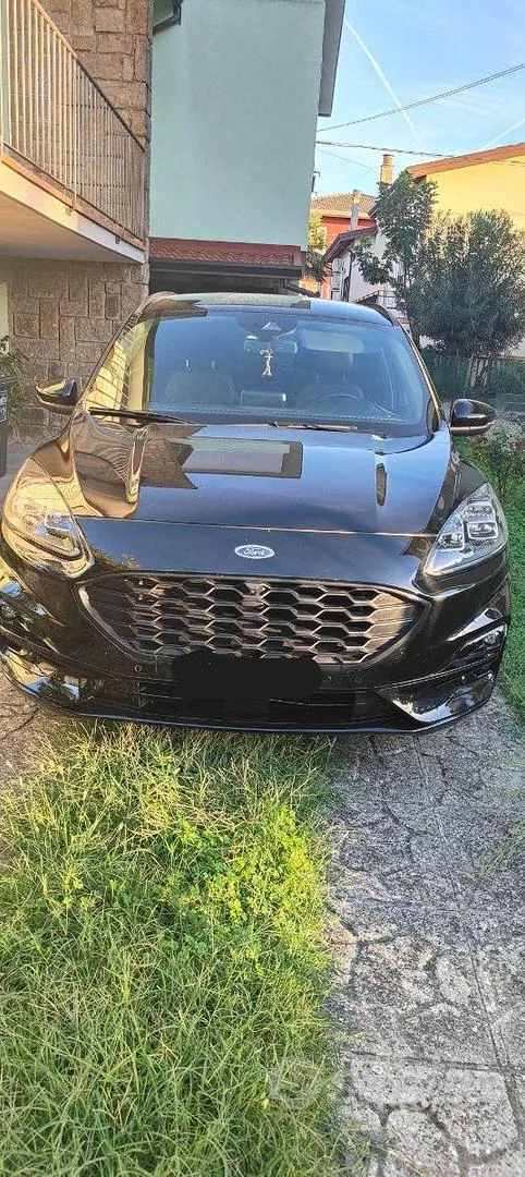 Ford Kuga 2022 photo 2