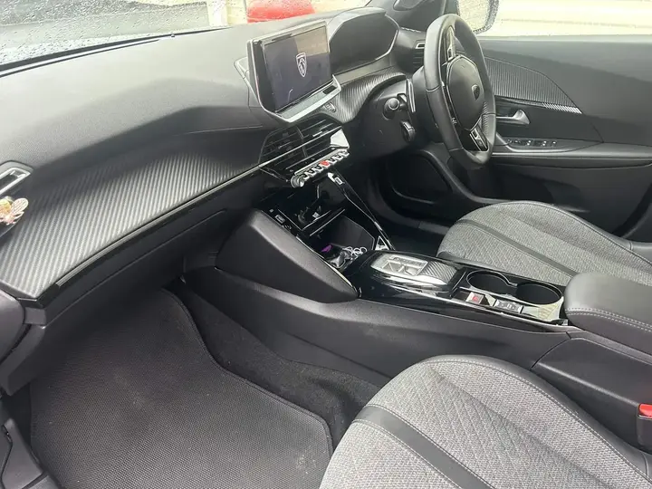 Peugeot 2008 2024 photo 2