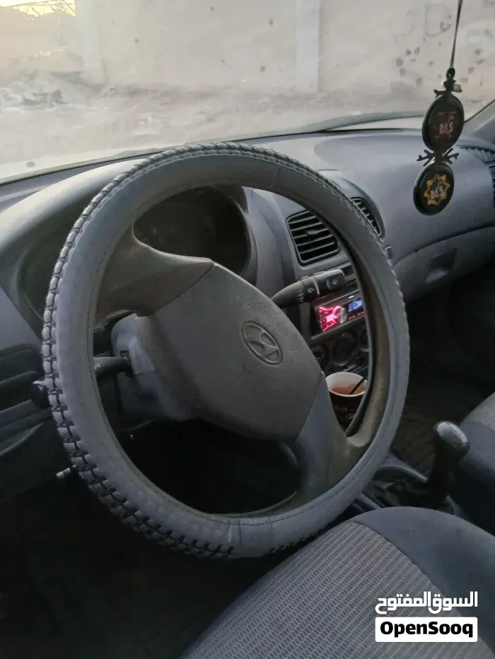 Hyundai Verna 2002 photo 3