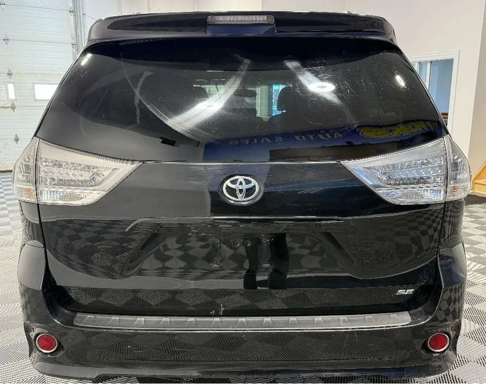 Toyota Sienna 2015 photo 4