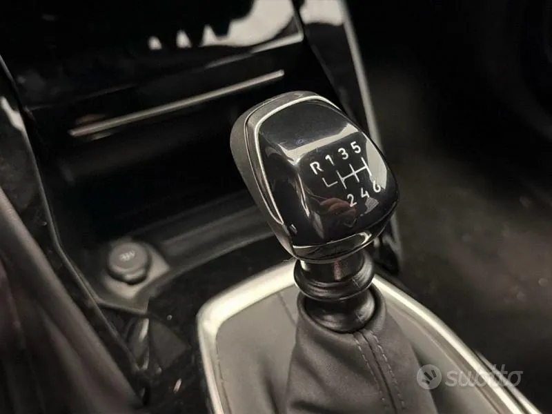 Peugeot 2008 2025 photo 5