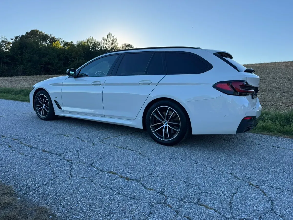 BMW 5 Series 2022 photo 3