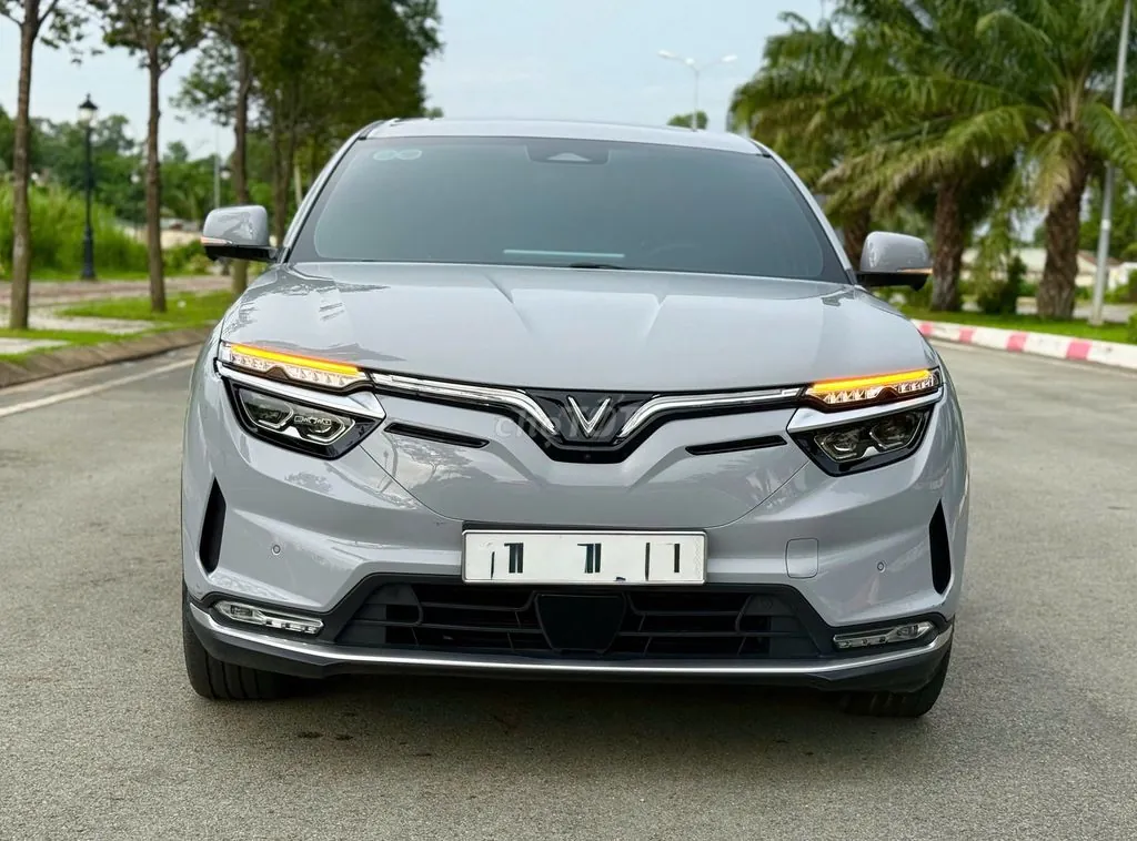 Vinfast Vf8
