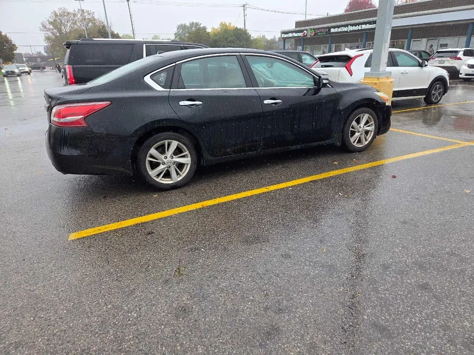 Nissan Altima 2013 photo 2