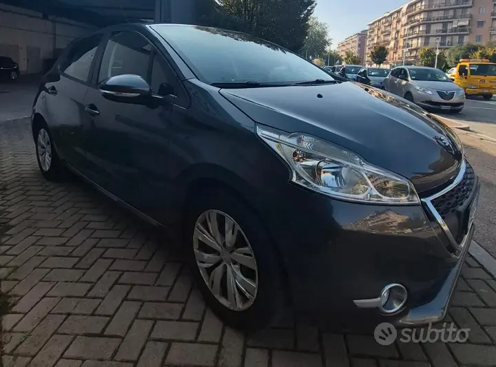 Peugeot 208 2013 photo 3