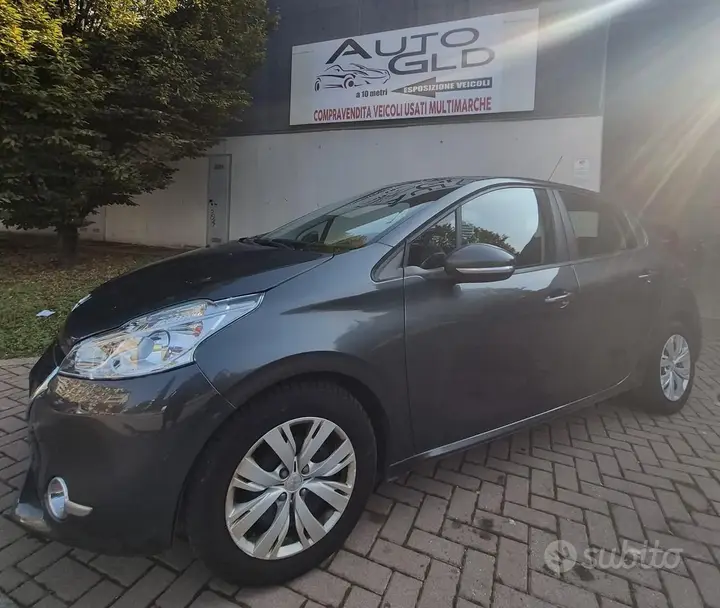 Peugeot 208 2013 photo 4