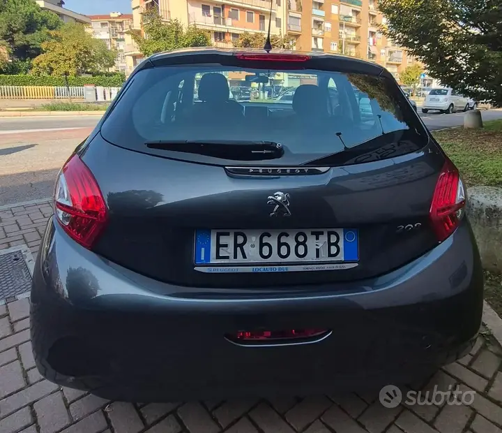 Peugeot 208 2013 photo 5