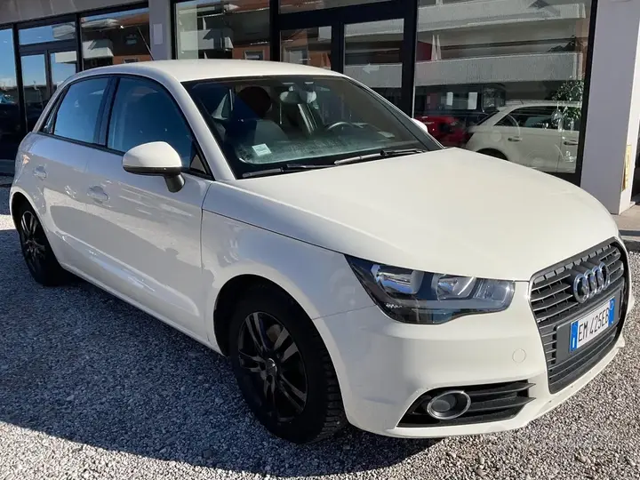 Audi A1 2012 photo 2