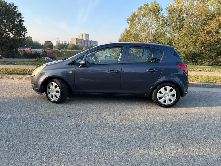 Opel Corsa 2009 photo 2