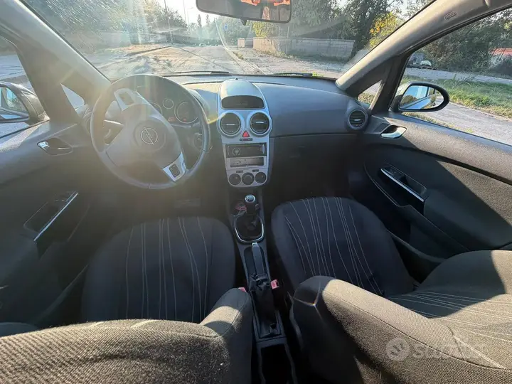 Opel Corsa 2009 photo 4