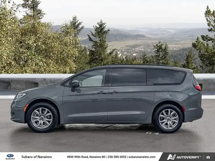 Chrysler Pacifica 2022 photo 3
