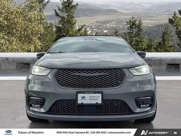 Chrysler Pacifica 2022 photo 2
