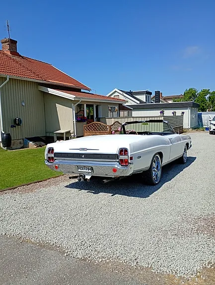 Ford Xl 1968 photo 2