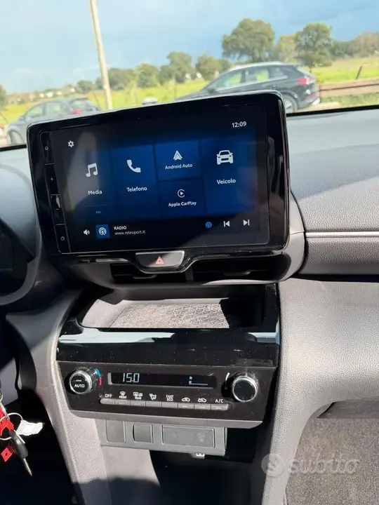 Toyota Yaris Cross 2024 photo 4
