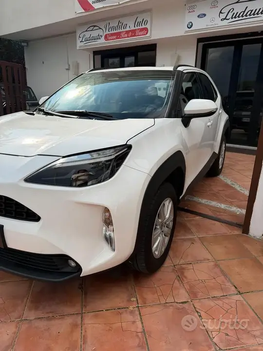 Toyota Yaris Cross 2024 photo 2