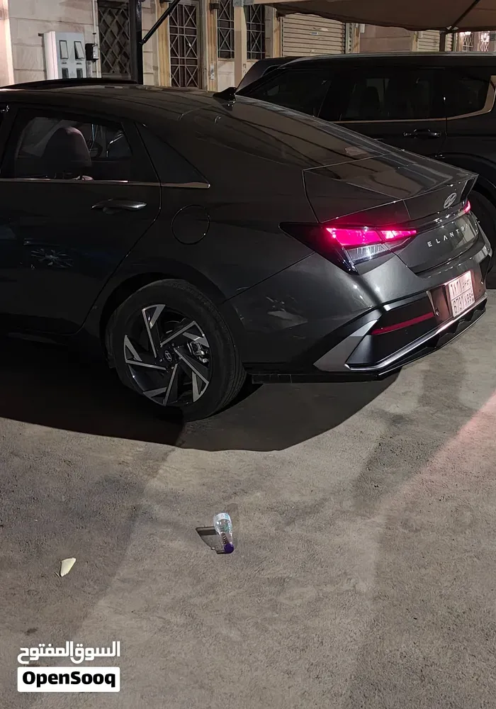 Hyundai Elantra 2025 photo 3